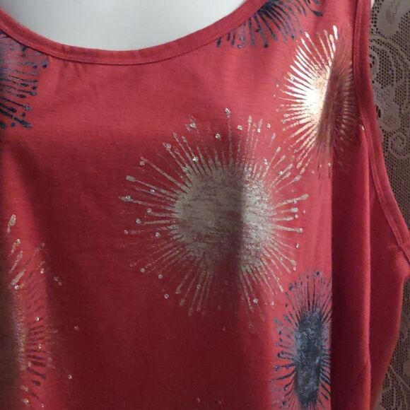 Lane Bryant 26-28 Red Gold Silver Blue‎ Metallic Fireworks tank - Picture 2 of 9